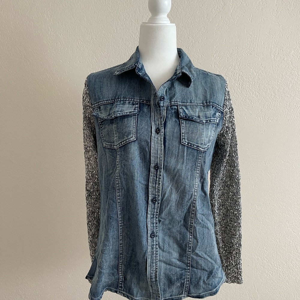 Beautiful and rare shirt soft sourronding